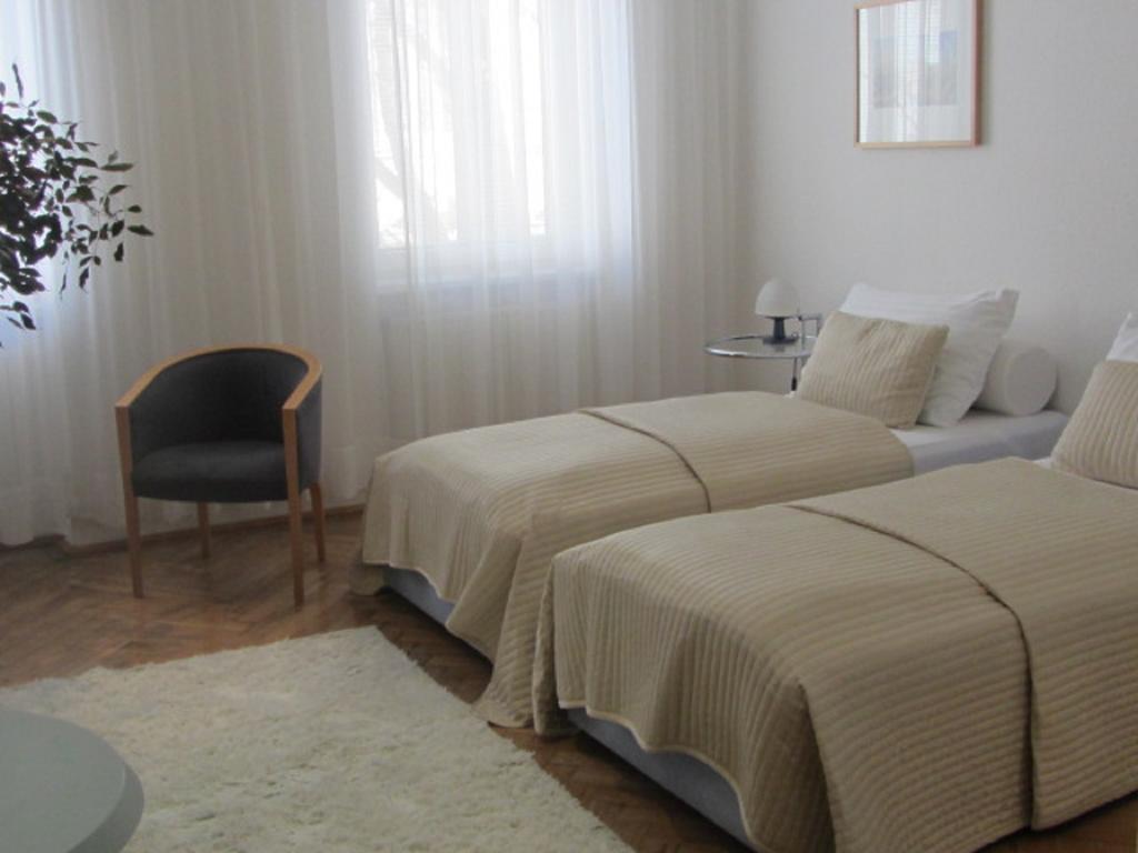 Hotel Wiener Kindl Habitación foto